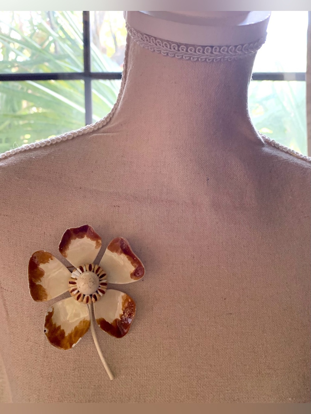 Vintage Dogwood Flower Brooch - Picture 5 of 5